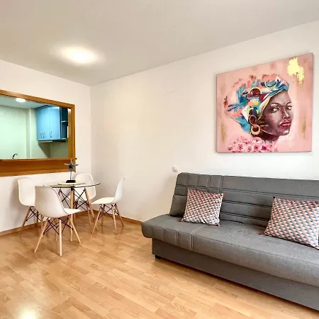 Bonito Y Confortable Apartamento En * Cambrils